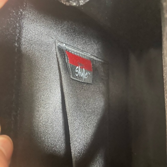 Elegant Black Velvet Handbag with shoulder Strap - Picture 8 of 8